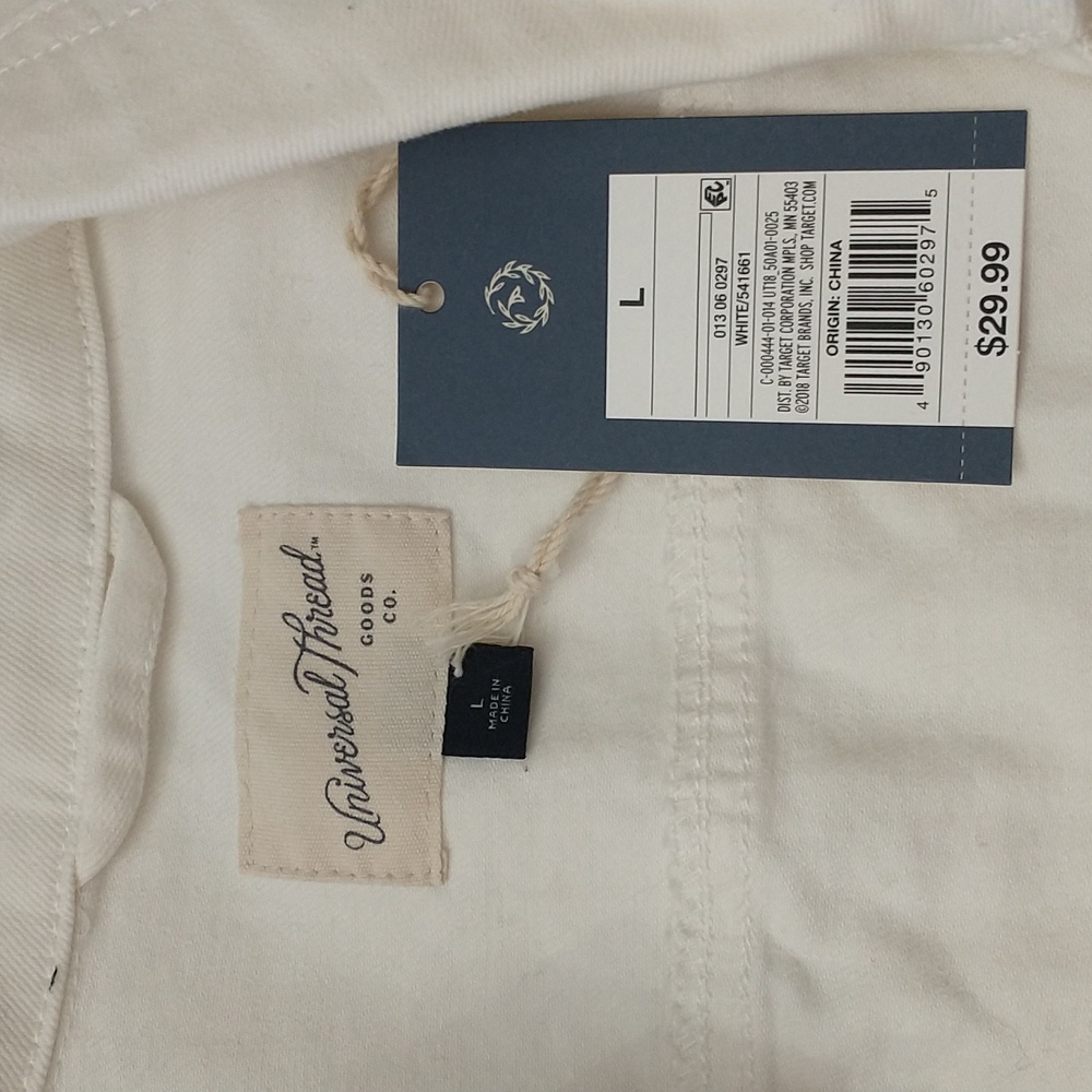 NWT Universal Thread White Denim Jacket with Butt… - image 5